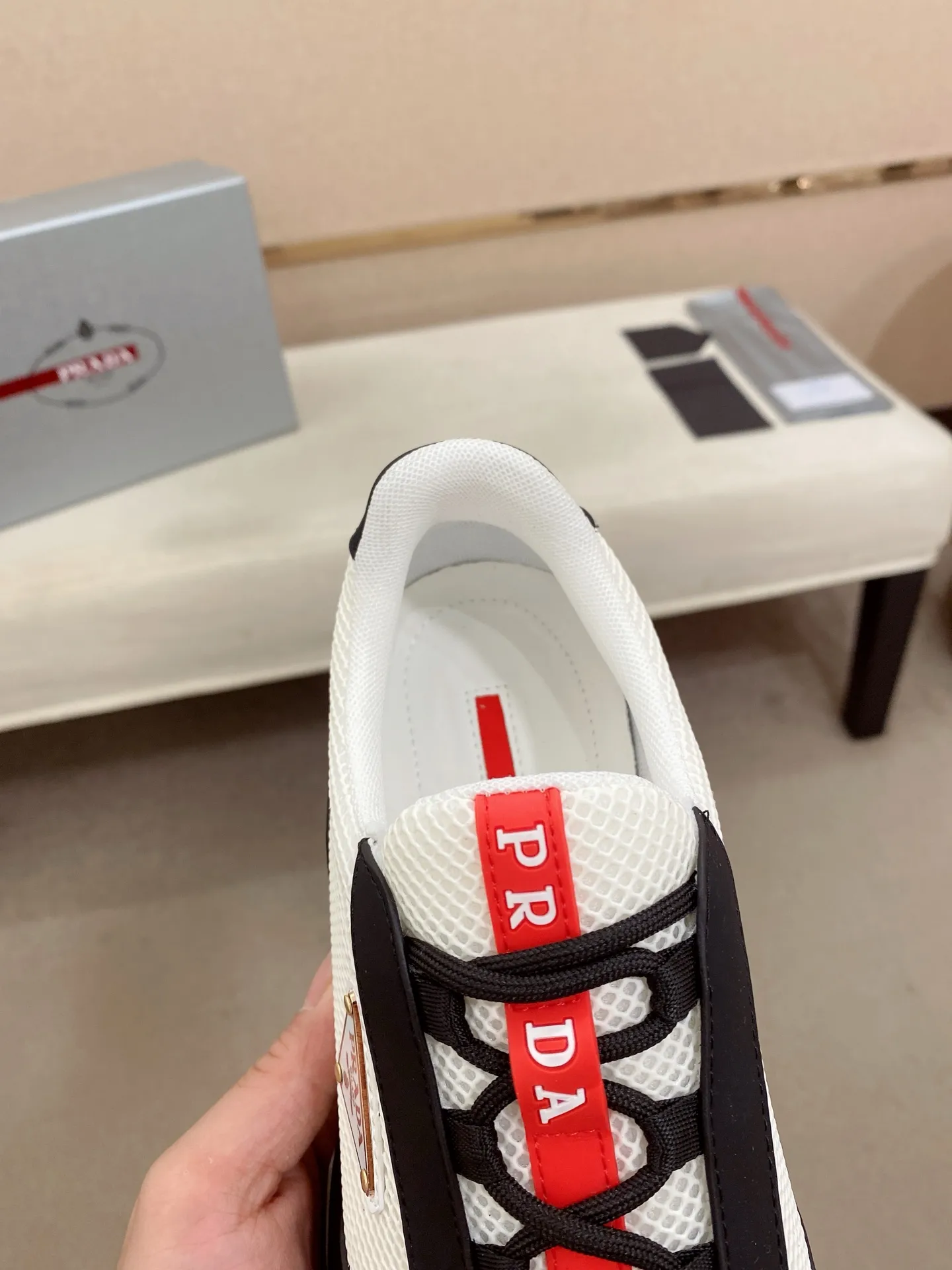 Factory price 660💰 ✔️✔️✔️High version High-quality new PRADA (Prada) counters are on the market at the same time, new men's shoes, 😘fabrics imported first-layer cowhide and mesh fabrics, purely handmade. Lining: Full cowhide lining. 👍🏿 High-end ☄️ air-cushion molded anti-slip rubber outsole, exquisite lines, simple and elegant, comfortable and high-end for leisure travel. Code number: 38 to 45